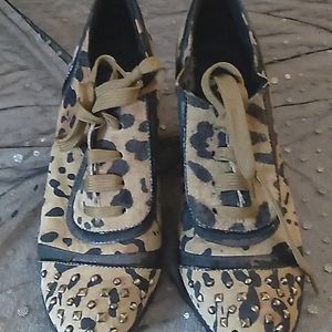 Libby edelman laced Leopard heels